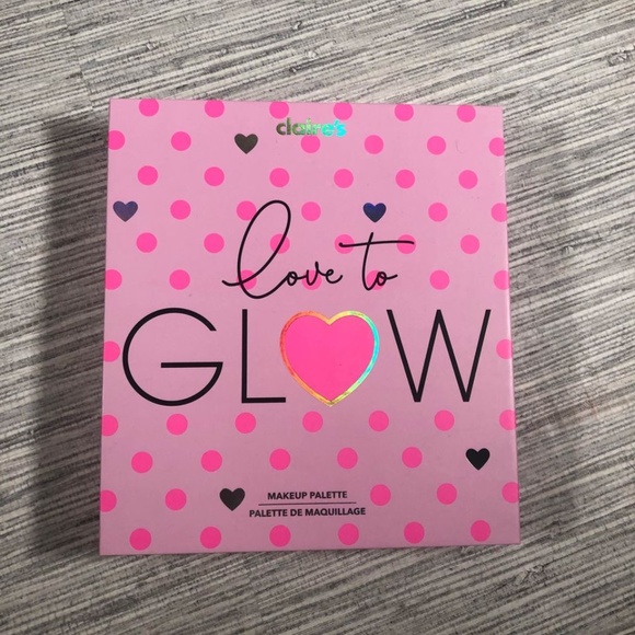 Claires Girls makeup palette Love to Glow 50 Piece Makeup Set - Picture 5 of 10
